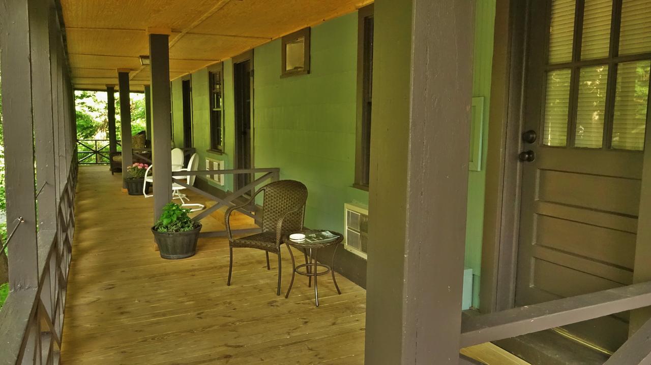 Riverside Lodge At Чимни-Рок Экстерьер фото